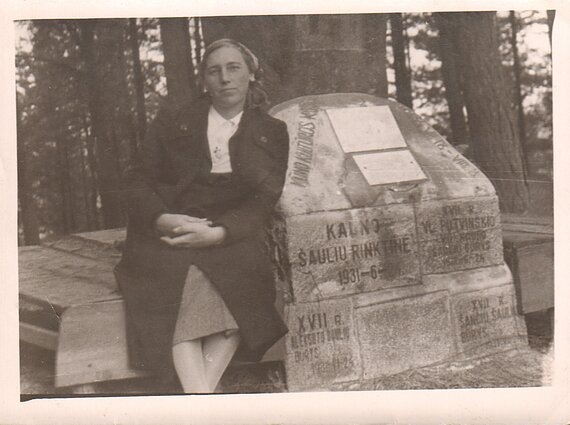 Ieva Simonaitytė ant Rambyno kalno 1936 m. Ieva Simonaitytė ant Rambyno kalno 1936 m.