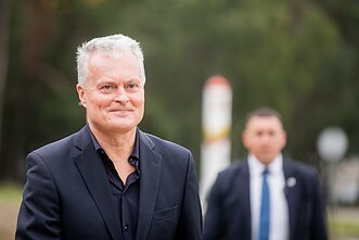 Gitanas Nausėda apsilankė Valstybės sienos apsaugos tarnybos Vilniaus rinktinės būstinėje