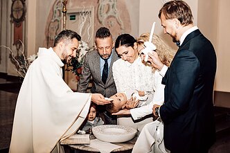 Lino ir Irmos Adomaičių sūnaus Jokūbo krikštynų akimirkos