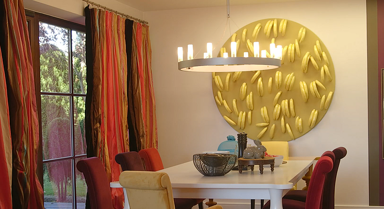 Veranda. Atnaujintas namas Žvėryne, ypatingas daugiabutis ir menininkų Marcinkevičių spalvų audra