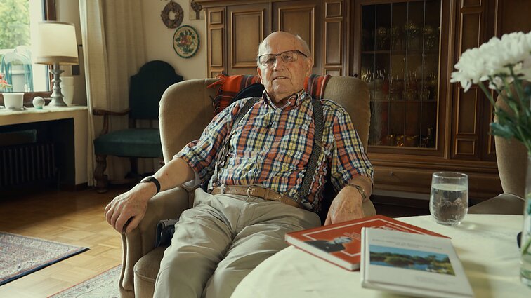Kelias. Išeivio Ewaldo Rugullio istorija: paauglio kareivio, belaisvio ir pabėgėlio išgyvenimai bei gimtųjų Šventvakarių ilgesys