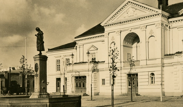 Klaipėdos simbolis – Taravos Anikė: kaip skulptūros tampa miesto dalimi ir laikotarpio žyme?