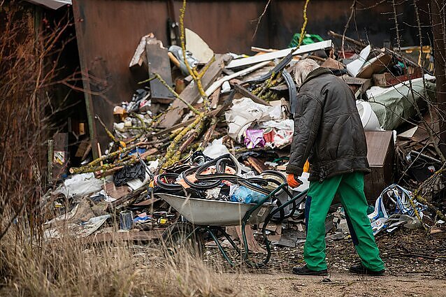 Šiaulių regione – šiukšlių krizė: dėl atliekų tvarkymo centro skolų neberūšiuojamos iš viso regiono surenkamos atliekos