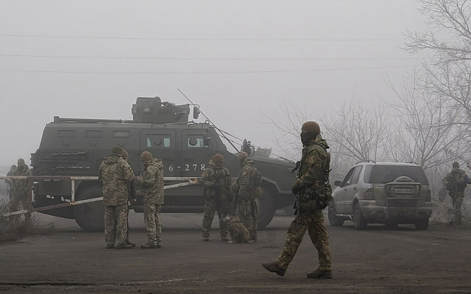 Politologas apie balansą tarp budrumo ir isterijos: nereikia laukti priešų tankų, karas gali vykti atsidarius „Facebook“ puslapį
