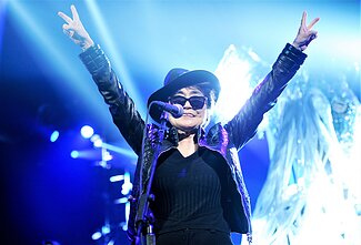 Yoko Ono koncerte „Bringing Human Rights Home“