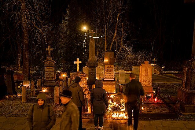Lietuvoje populiarėja tamsusis turizmas: entuziastų radare – kapinės, kalėjimai, masinių žudynių vietos