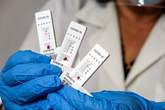 Laba diena, Lietuva. COVID-19 atvejų skaičiui perkopus 10 tūkst., drastiški pakeitimai pandemijos valdyme kol kas neplanuojami