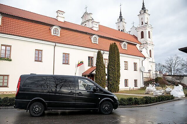 Žinios. Dėl galimo sukčiavimo Vilniaus arkivyskupijai priklausančiame „Laidojimo paslaugų centre“ atliekamas ikiteisminis tyrimas