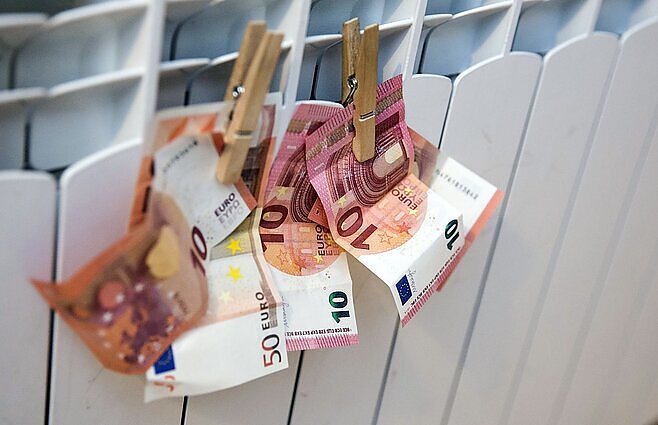 Žinios. Vyriausybė siūlo naikinti PVM šildymui, žada papildomus milijonus norintiems įsirengti saulės jėgaines