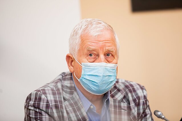 Prof. Usonis apie ribojimų mažinimą: pasaulis jau juda pirmyn, tikiuosi, kad judėsim ir mes