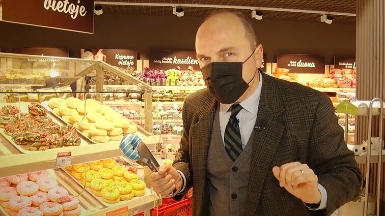 Vartotojų kontrolė. Kaip atpažinti maisto dažiklius gaminių etiketėse bei kuo skiriasi blynai dabar ir senovėje?