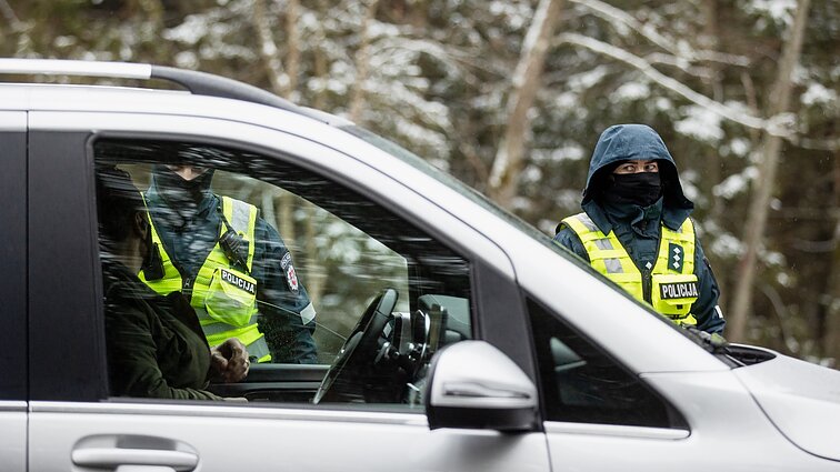 Kelių policijos pareigūnai parodė, kokių ginčų kyla su vairuotojais: su pažeidimais sutinka ne visi