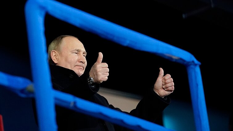 Putinui prakalbus, kad į NATO įstojusi Ukraina pultų Rusiją, Bideno atstovė atsakė: lapė ant vištidės, bijanti vištų