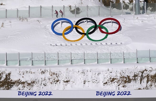 Žinios. Pekine susiduriama su žiemos olimpinių žaidynių atributikos trūkumu