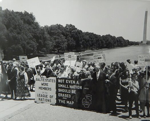 Baltics protest for independence next to Washington Monument in 1965 Baltics protest for independence next to Washington Monument in 1965