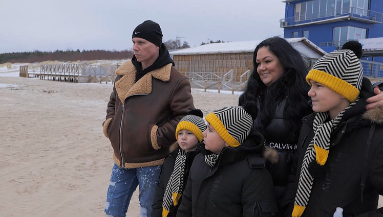 Per dešimt metų Kanadoje Monika sukūrė šeimą ir klestintį verslą, tačiau atvyko trumpam į Palangą ir nusprendė čia pasilikti