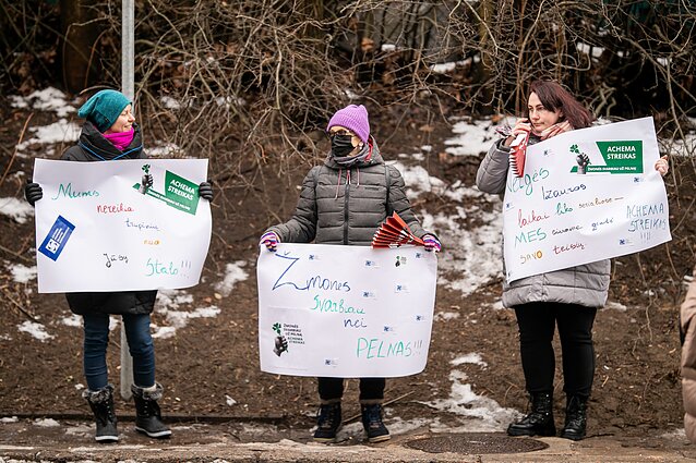 Palaikymo akcija Vilniuje streikuojantiems „Achemos“ darbuotojams