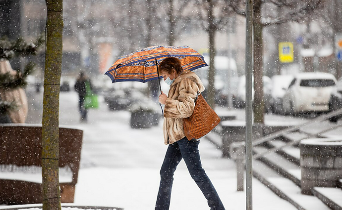 Orai: skėčių artimiausiomis dienomis dar prireiks, planuojantiems savaitgalį gamtoje – gera žinia