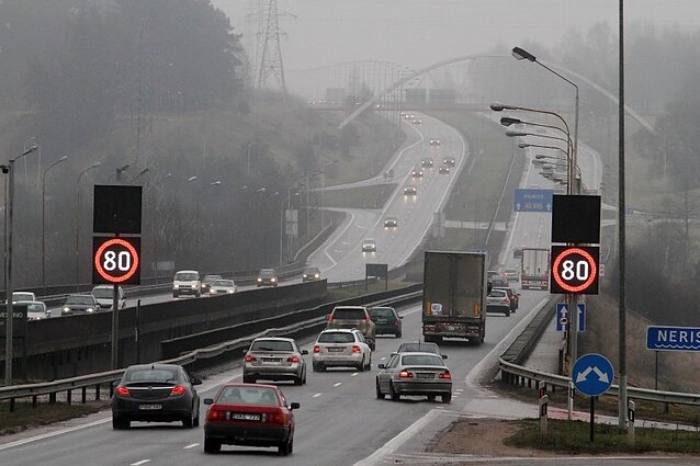 Kintami informaciniai kelio ženklai Kintami informaciniai kelio ženklai