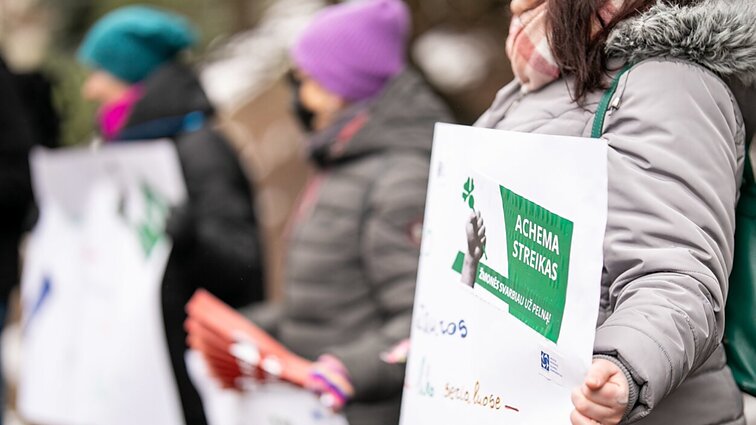Žinios. „Achemos“ darbuotojai po trijų dienų streiko savo reikalavimų neatsisako ir streikuoti žada toliau