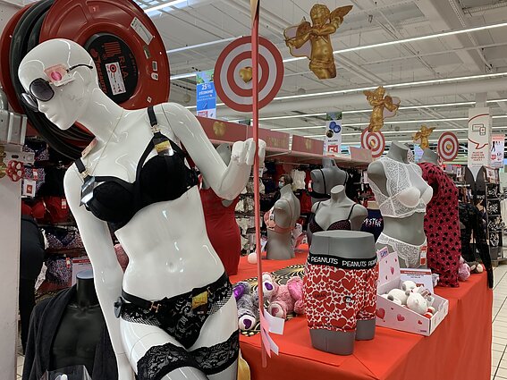 Belgų pamėgtas prekybos centras Ronko mieste, Prancūzijoje Belgų pamėgtas prekybos centras Ronko mieste, Prancūzijoje