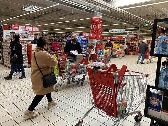 Belgų pamėgtas prekybos centras Ronko mieste, Prancūzijoje Belgų pamėgtas prekybos centras Ronko mieste, Prancūzijoje