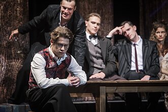 Gyčio Padegimo spektaklis „Pirmeiviai“