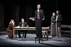 Gyčio Padegimo spektaklis „Pirmeiviai“