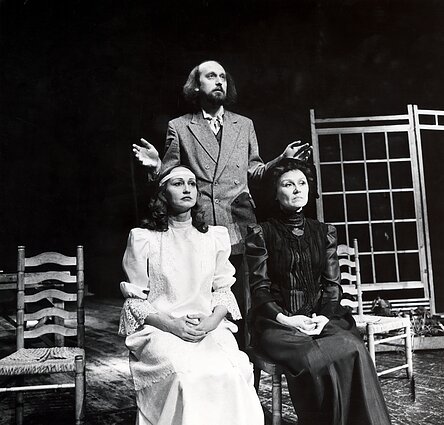 Gyčio Padegimo spektaklis „Mūsų miestelis“. Gytis Padegimas, Jūratė Onaitytė, Rūta Staliliūnaitė