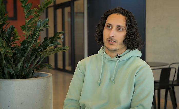 Į gimtinę atsikraustęs ne vieną kalbą mokantis Jaanas pripažįsta: sunkiausia yra kalbėti lietuviškai