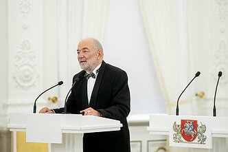 Nacionalinės kultūros ir meno bei Jono Basanavičiaus premijos įteiktos (2022). Vidas Petkevičius Nacionalinės kultūros ir meno bei Jono Basanavičiaus premijos įteiktos (2022). Vidas Petkevičius