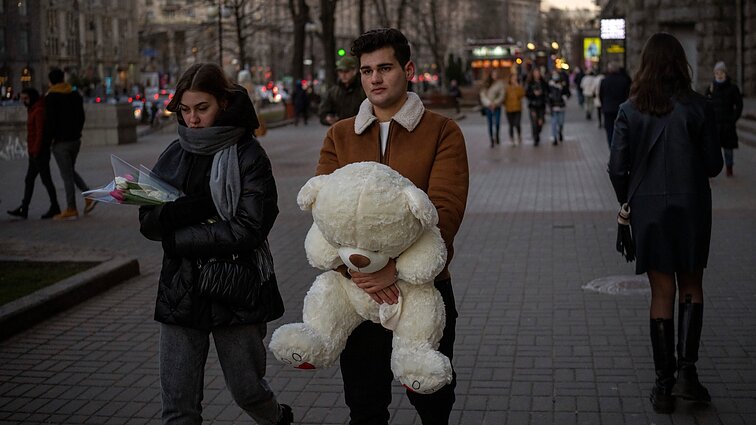 Žinios. Ukrainos lietuviai: už šalies ribų dėl karo panikuojama labiau nei jos viduje