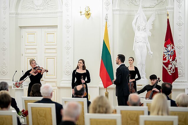 Prezidentūroje įteiktos Nacionalinės kultūros ir meno bei Jono Basanavičiaus premijos