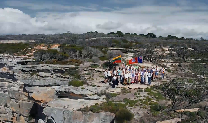 Australijos lietuviai mini Vasario 16-ąją: nuotoliniu būdu užtraukė himną su Vilniaus moksleiviais
