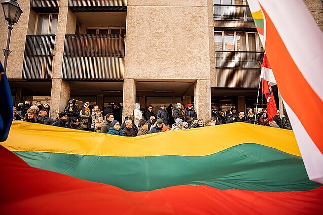 Vasario 16-osios minėjimas prie Lietuvos nepriklausomybės signatarų namų Vilniuje