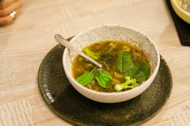 Japonai ją valgo kiekvieną dieną: miso sriubos receptas su lietuviškais akcentais