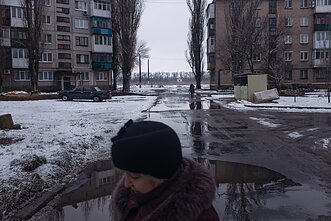 Miesto pakraštyje prasideda užminuotas laukas, už kilometro – tranšėjos. Miesto pakraštyje prasideda užminuotas laukas, už kilometro – tranšėjos.