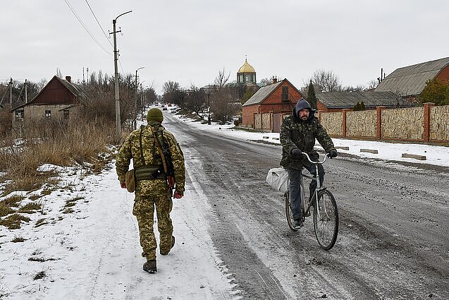Rytų Ukrainoje girdimi apšaudymai, gyventojai bijo – situacija panaši į 2014-ųjų scenarijų