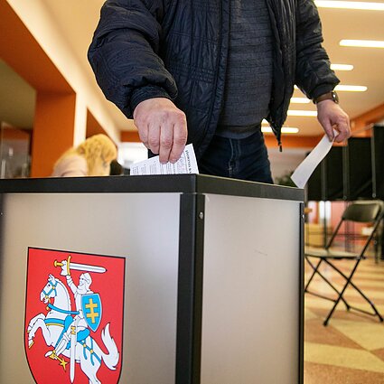 Speciali laida „Dėl Lietuvos Respublikos Konstitucijos 9 ir 147 straipsnių pakeitimo“