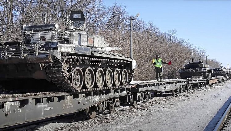 Rusija įveda kariuomenę į Rytų Ukrainą: panašu, kad prie Donecko jau būriuojasi rusų karinė technika
