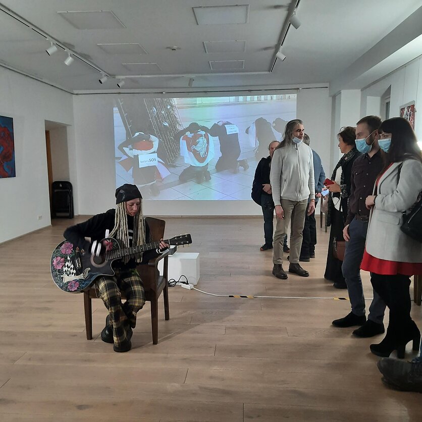 Santara. Праграма для беларусау. Balta-чырвона-Balta: як беларусы пратэстуюць праз мастацтва нават у Літве