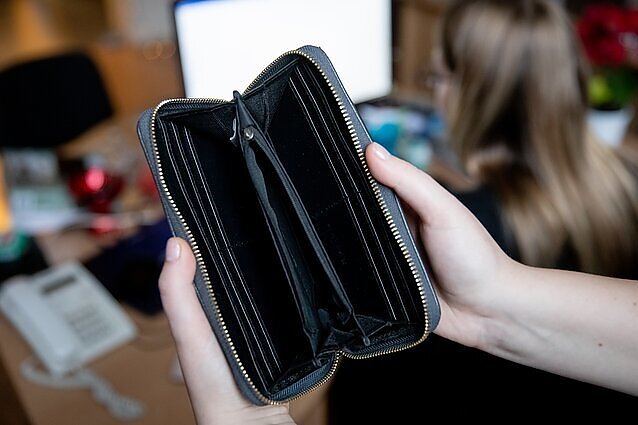 Rekordinės infliacijos rykštė: šoktelėjusios išlaidos kenkia ne tik piniginei – auga psichologinė įtampa, nerimas