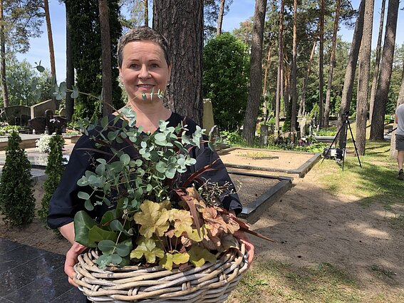 Patarimai: estetiška bei daug priežiūros nereikalaujanti kapų priežiūra