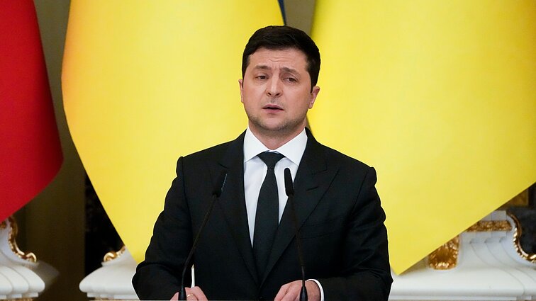 Žinios. Zelenskis pranešė – šalyje įvedama karinė padėtis