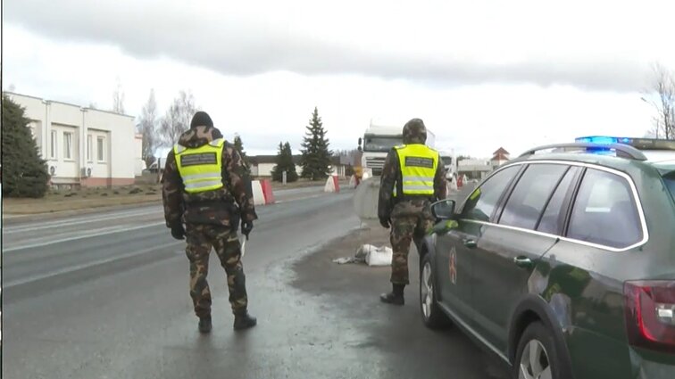 Pabėgėliai į Lietuvą gali atvykti per Lenkiją: pasienyje suintensyvėjimo nėra, visą parą ukrainiečius pasirengę pasitikti šauliai