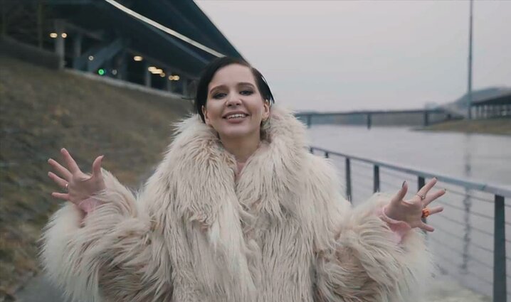 Pasivaikščiojimai. Filmo verta Monikos Liu istorija: vaikystė pavojingiausiame rajone ne tik užgrūdino, bet ir pridėjo daug nerimo