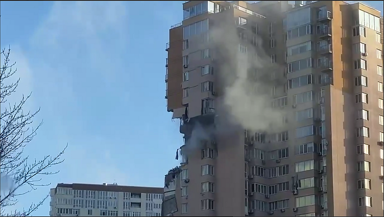 Rusijos raketos smūgis į Kijevo daugiabutį