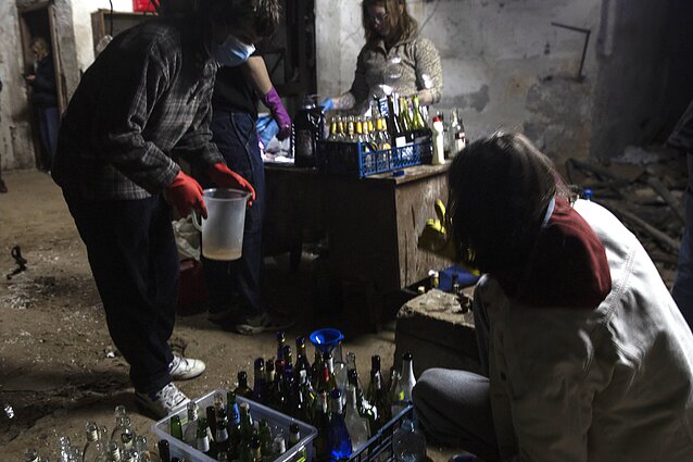Kyjivo gyventojai ruošia Molotovo kokteilius