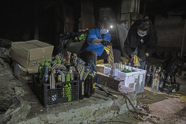 Kyjivo gyventojai ruošia Molotovo kokteilius