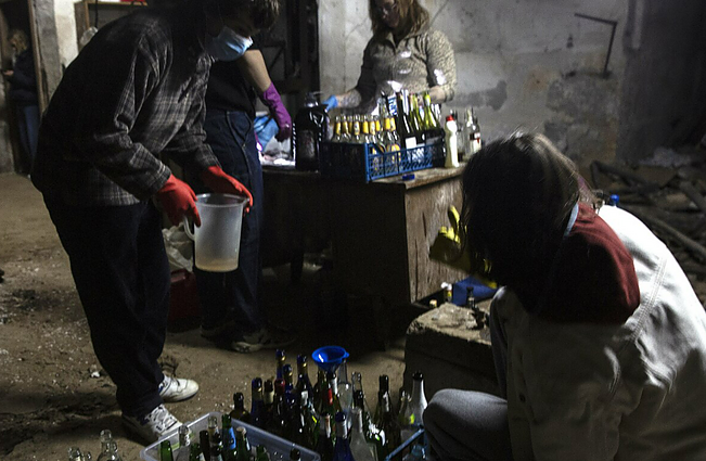 Rusijos karas prieš Ukrainą: baiminamasi dėl apsupto Chersono ir 60 km kolonos, judančios link Kyjivo